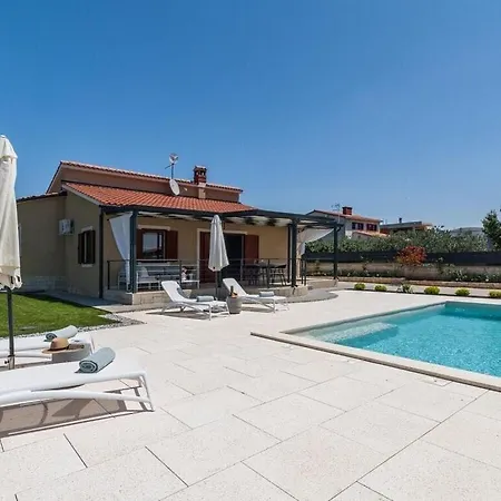 Casa Lumi Comfortable וילה *