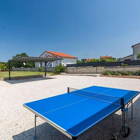 Casa Lumi Comfortable וילה וודניאן