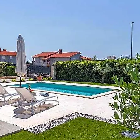 Casa Lumi Comfortable فيلة